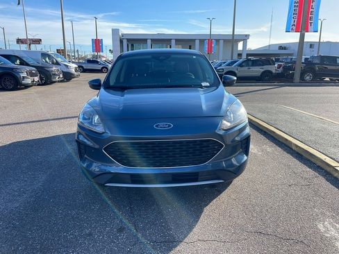 Certified 2020 Ford Escape SE image 3