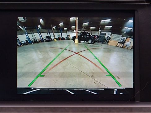 Used 2018 BMW 320i xDrive Sedan image 18