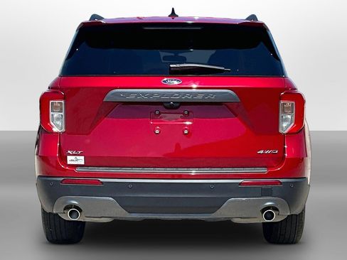 Used 2024 Ford Explorer XLT w/ Equipment Group 202A AWD/4WD image 4
