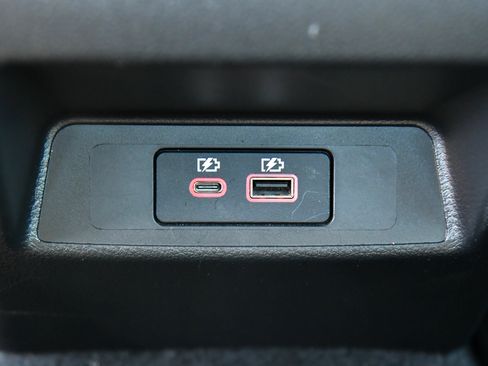 Used 2025 Nissan Altima 2.5 SV FWD image 36