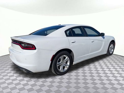 Used 2022 Dodge Charger SXT image 4
