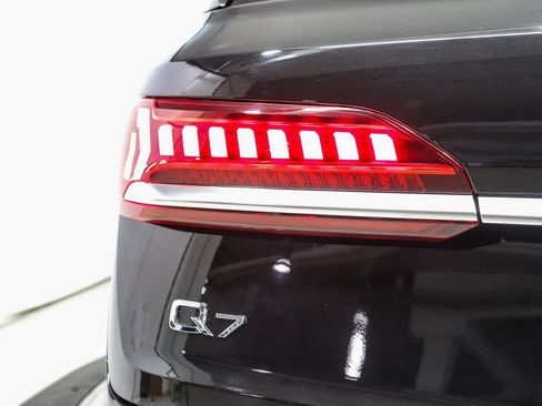 Used 2024 Audi Q7 2.0T Premium w/ Convenience Package AWD/4WD image 11