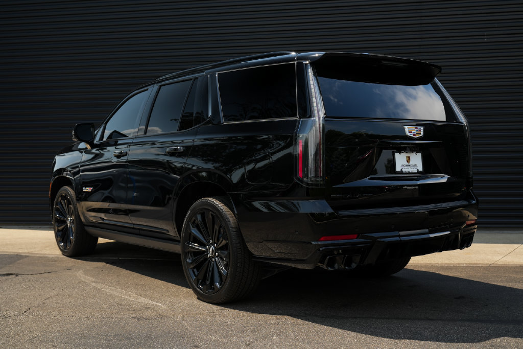 Used 2026 Cadillac Escalade V AWD/4WD image 3