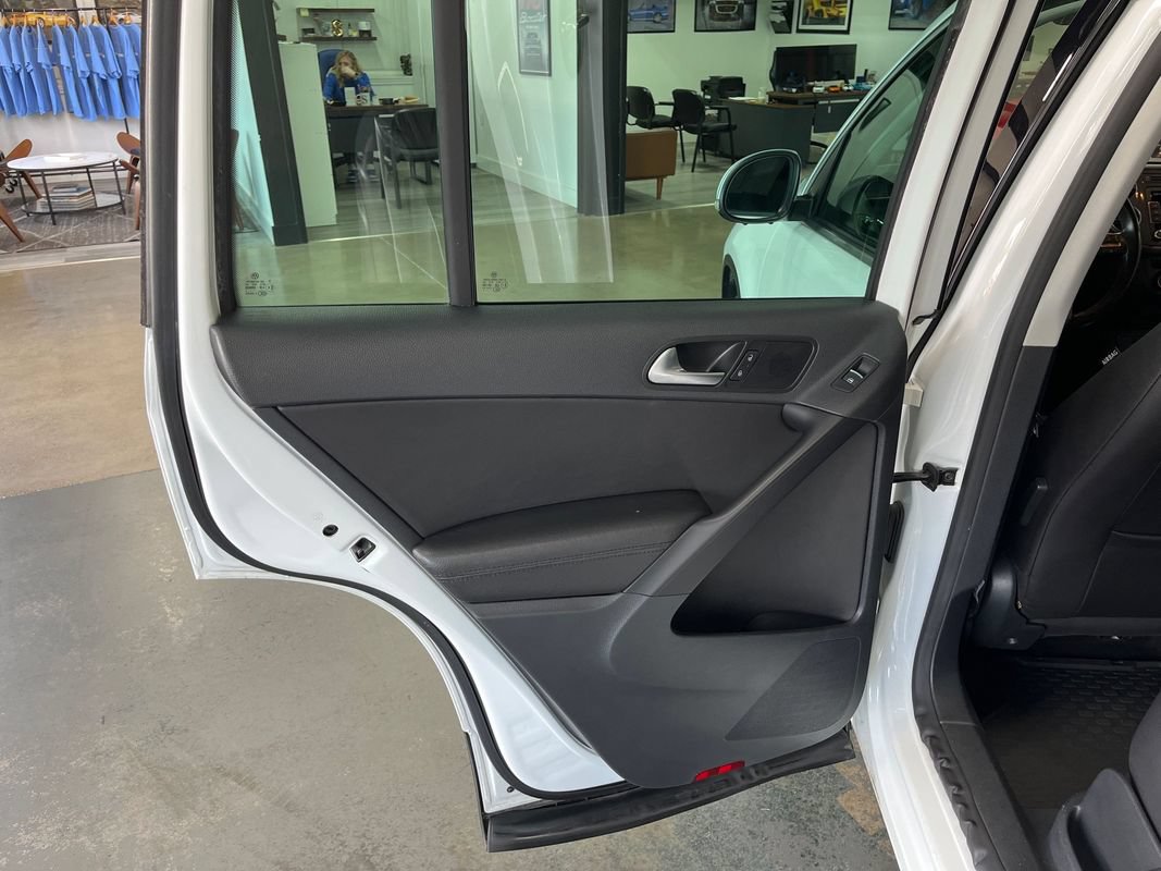 Used 2014 Volkswagen Tiguan SE AWD/4WD image 42