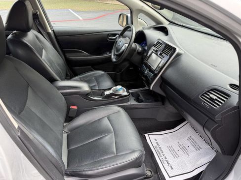 Used 2015 Nissan Leaf SL w/ Premium Package image 18