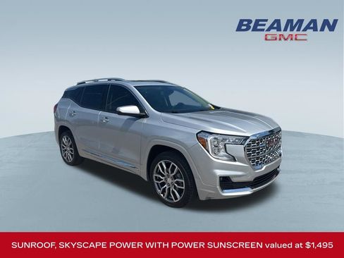 Used 2022 GMC Terrain Denali w/ Denali Premium Package AWD/4WD image 1