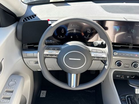 New 2026 Hyundai Kona SE image 23