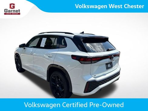 Used 2025 Volkswagen Tiguan SE R-Line AWD/4WD image 3
