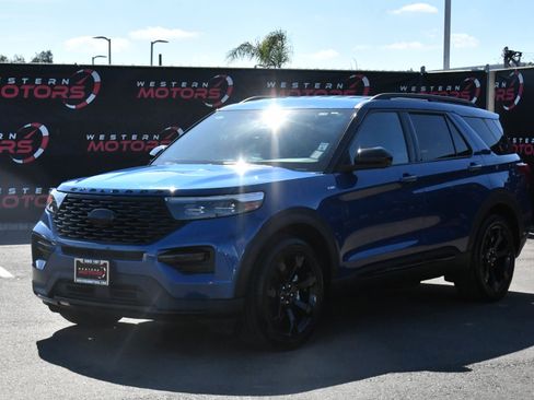 Used 2023 Ford Explorer ST-Line w/ Class IV Trailer Tow Package image 3