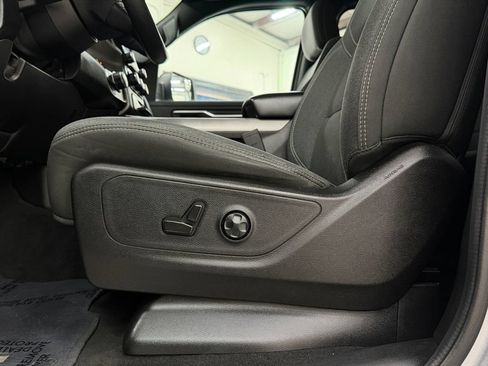 Used 2019 RAM 1500 Big Horn AWD/4WD image 30