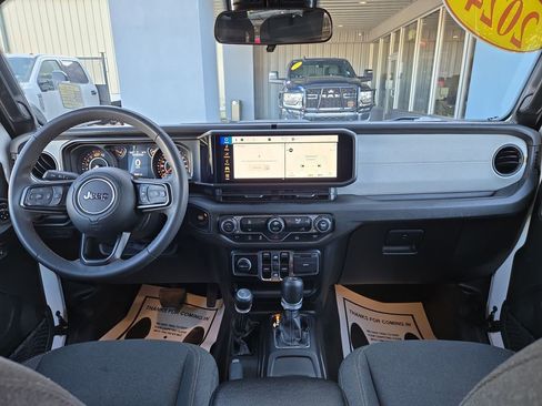 Used 2024 Jeep Wrangler Sport S image 17