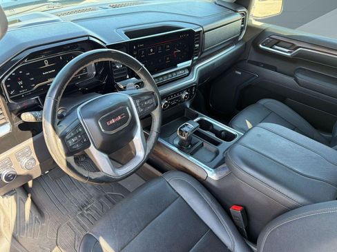 Used 2023 GMC Sierra 1500 SLT w/ SLT Premium Plus Package AWD/4WD image 4