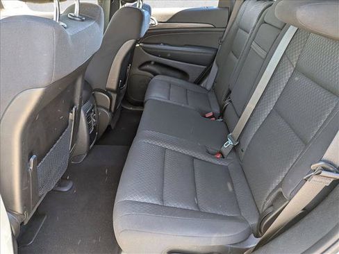 Used 2021 Jeep Grand Cherokee Laredo image 18