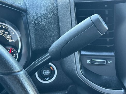 Used 2024 RAM 2500 Tradesman w/ Chrome Appearance Group image 21