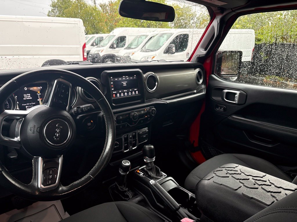 Used 2019 Jeep Wrangler Unlimited Sahara AWD/4WD image 16