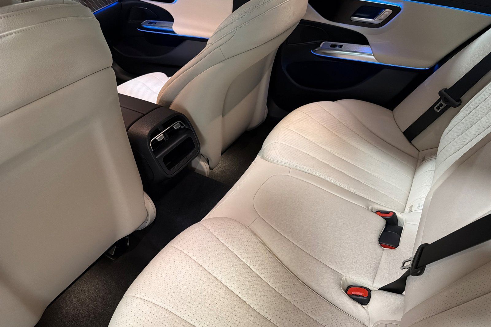 New 2027 Mercedes-Benz E 450 4MATIC Sedan image 11