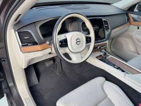 Used 2020 Volvo XC90 T6 Inscription w/ Protection Package image 4