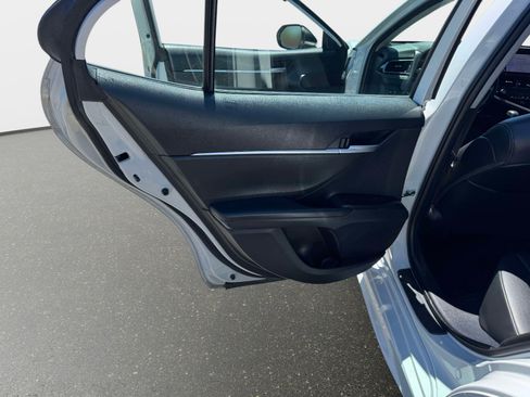 Certified 2023 Toyota Camry SE FWD image 17