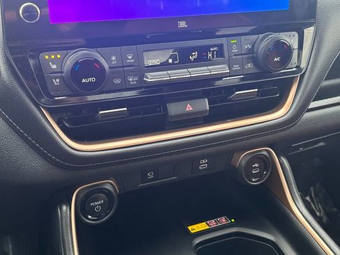 Used 2024 Toyota Grand Highlander AWD Hybrid image 25