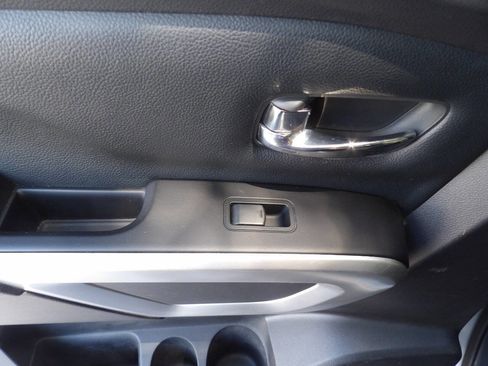 Used 2018 Nissan Titan SV w/ SV Convenience Package image 22