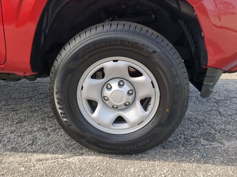 Used 2021 Toyota Tacoma SR image 9