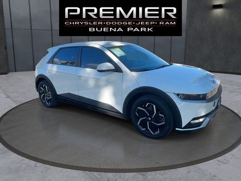 Used 2024 Hyundai Ioniq 5 SEL image 2