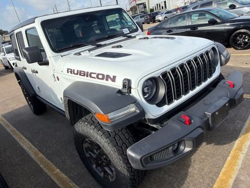 Used 2025 Jeep Wrangler Unlimited Rubicon AWD/4WD image 6