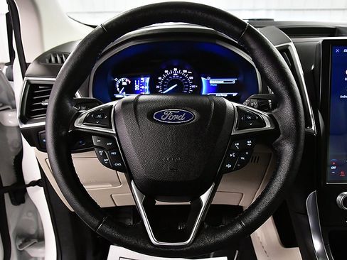 Used 2022 Ford Edge Titanium image 17