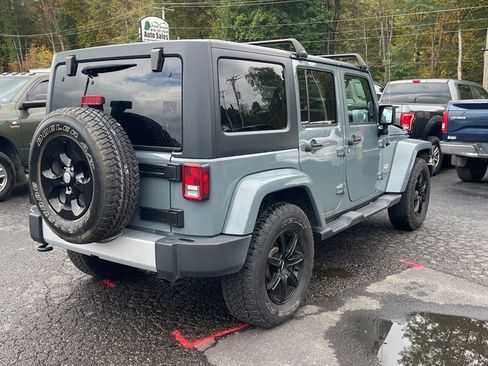 Used 2015 Jeep Wrangler Unlimited Sahara w/ Connectivity Group image 4