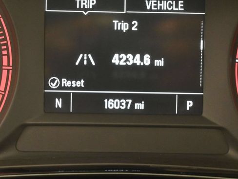 Used 2025 Chevrolet Trax RS w/ Driver Confidence Package FWD image 25