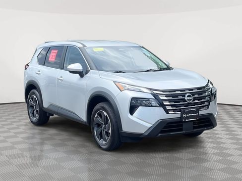 Certified 2025 Nissan Rogue SV AWD/4WD image 3