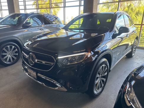 Used 2026 Mercedes-Benz GLC 300 image 1