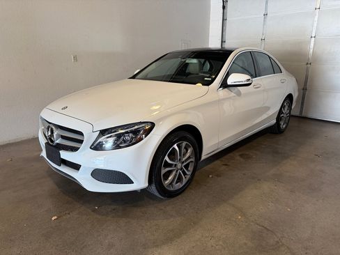 Used 2015 Mercedes-Benz C 300 4MATIC Sedan image 3