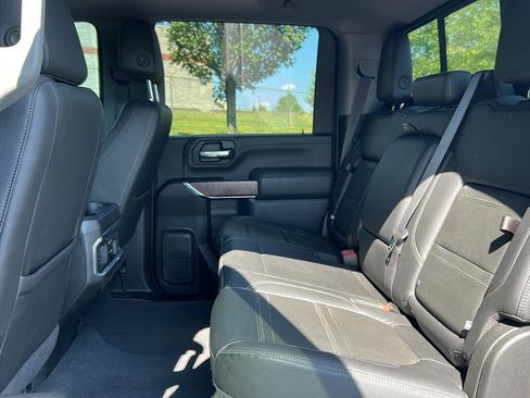 Certified 2022 GMC Sierra 3500 Denali w/ Technology Package AWD/4WD image 14