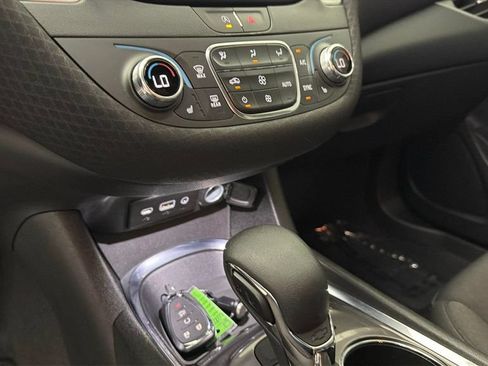 Used 2023 Chevrolet Malibu LT FWD image 23