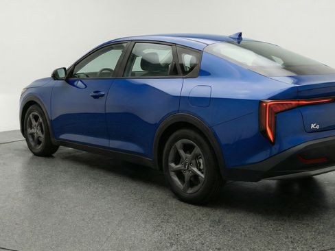 Used 2025 Kia K4 LXS image 6