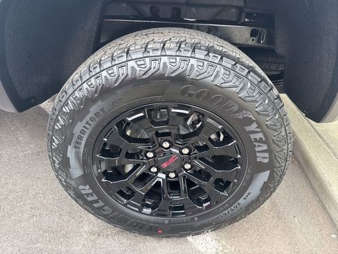 New 2026 GMC Canyon Elevation w/ Convenience Package image 32