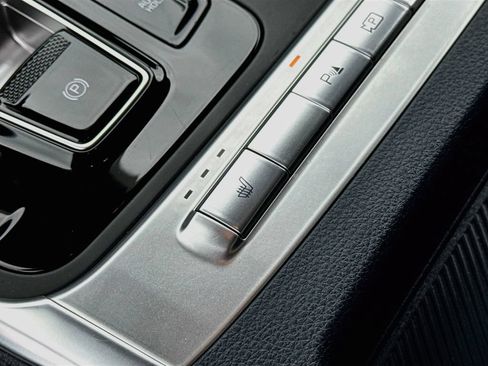 Certified 2026 Kia Carnival EX FWD image 23