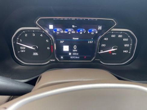 Used 2021 GMC Yukon Denali w/ Denali Premium Package image 27