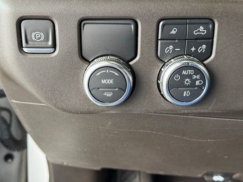 Used 2022 GMC Sierra 1500 SLT image 36