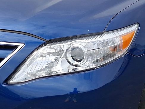 Used 2010 Toyota Camry FWD image 10