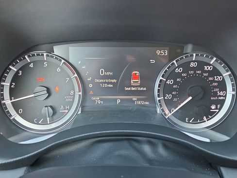 Used 2023 Toyota Highlander XLE FWD image 22