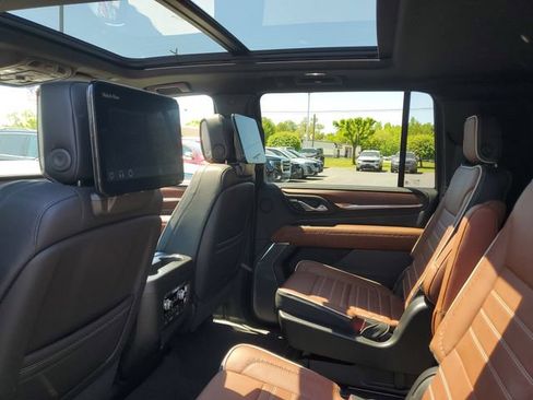 Certified 2023 GMC Yukon XL Denali Ultimate AWD/4WD image 9