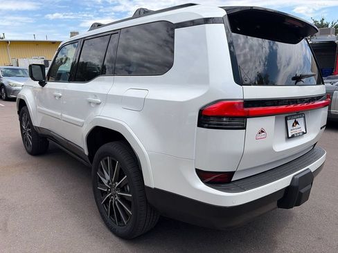 Used 2026 Lexus GX 550 w/ Accessory Package (2T) AWD/4WD image 5