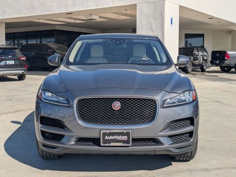 Used 2018 Jaguar F-PACE Prestige AWD/4WD image 2