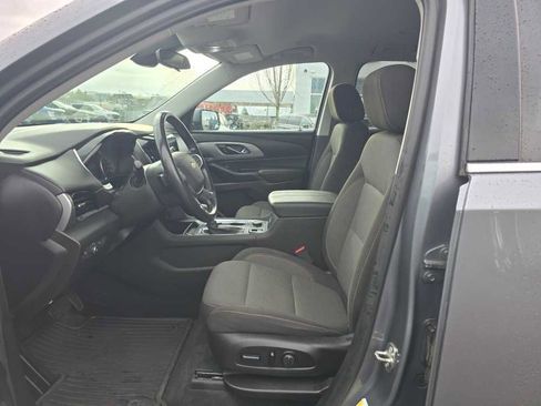 Used 2021 Chevrolet Traverse LT image 9