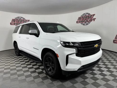 Used 2023 Chevrolet Suburban Premier AWD/4WD image 9