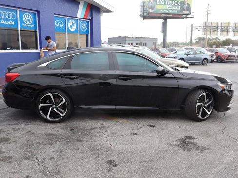 Used 2021 Honda Accord Sport image 2