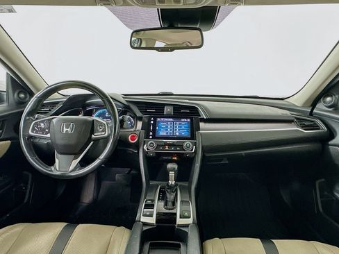 Used 2016 Honda Civic Touring image 3