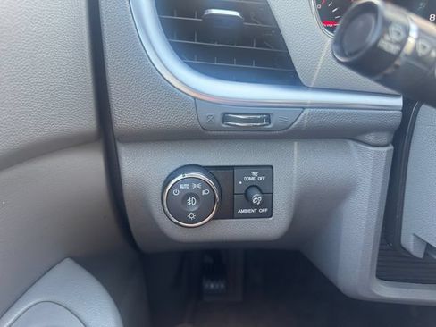 Used 2017 Chevrolet Traverse LT w/ Style and Technology Package FWD image 19